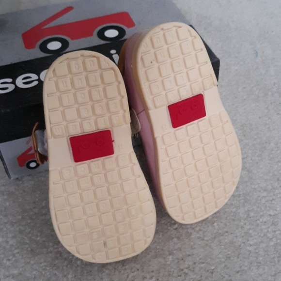 *SOLD*🆕️SEE KAI RUN pink gold bronze shoes size 6 - Picture 5 of 6